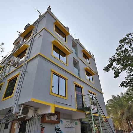 Oyo 24833 Hotel Silver Daman Εξωτερικό φωτογραφία