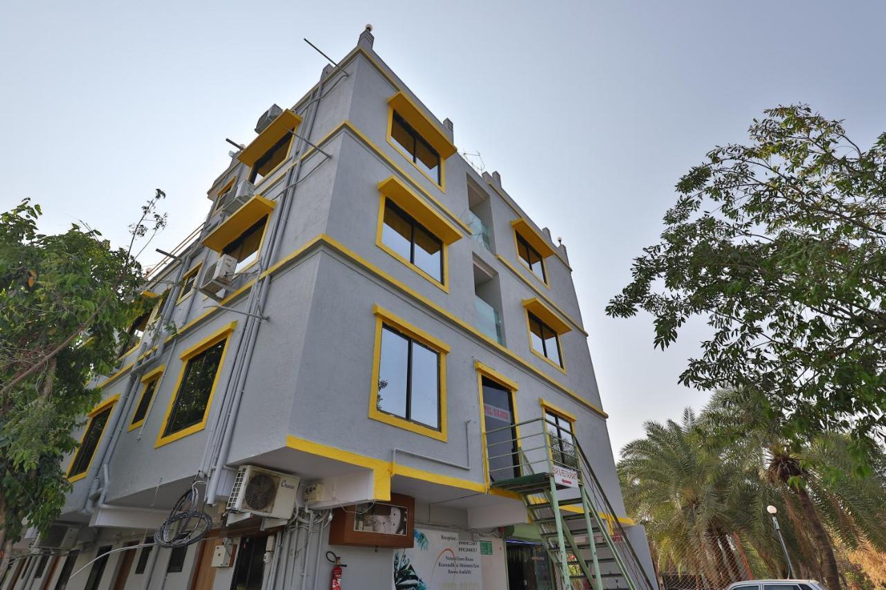 Oyo 24833 Hotel Silver Daman Εξωτερικό φωτογραφία