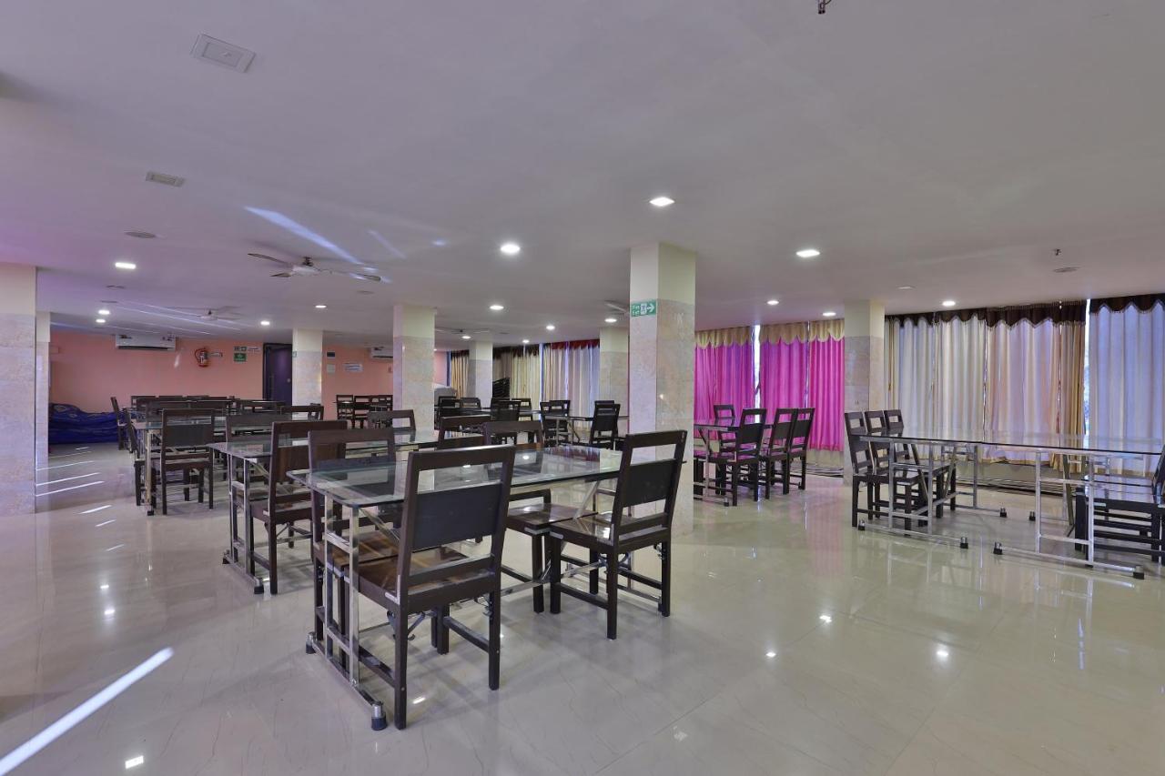 Oyo 24833 Hotel Silver Daman Εξωτερικό φωτογραφία